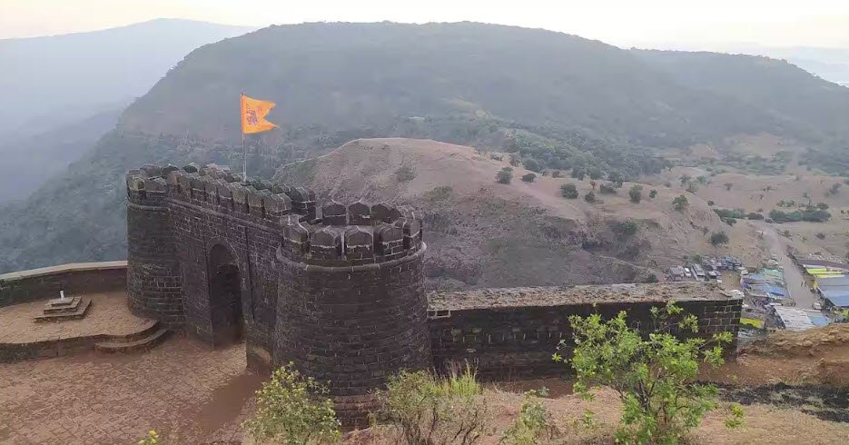 Vishalgad/Khelna Fort